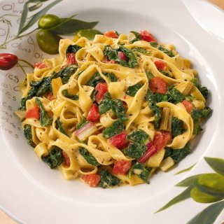 Mangold-Tomaten-Senf-Sahne-Tagliatelle