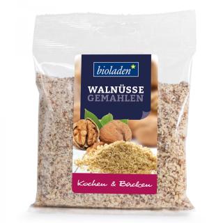 b*Walnusskerne gemahlen