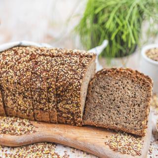 1000-Körnerbrot geschnitten